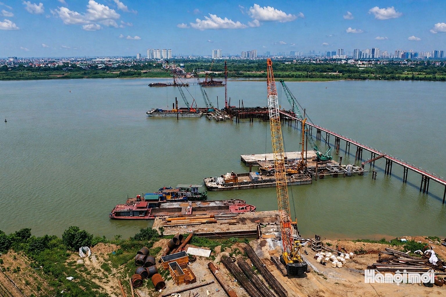 Gỡ “điểm nghẽn” mặt bằng, tăng tốc công trình trọng điểm