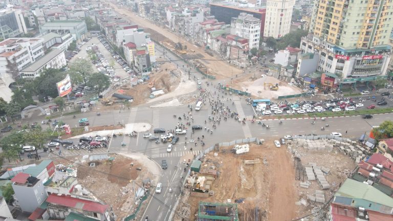 Rào chắn phục vụ thi công tuyến Metro số 5