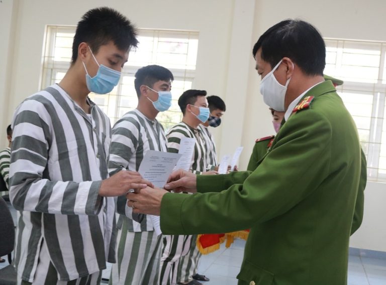 Áp dụng nguyên tắc có đi có lại trong chuyển giao người đang chấp hành án phạt tù