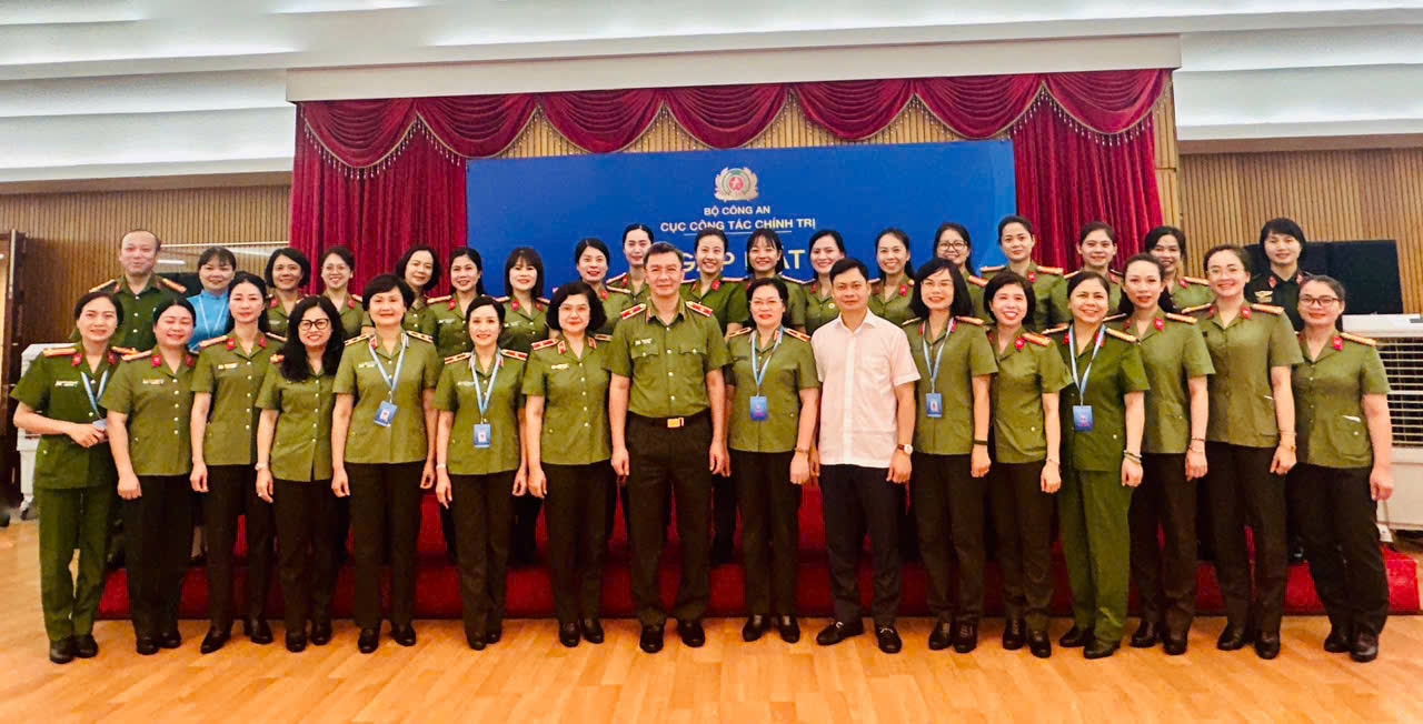 Phụ nữ Công an nhân dân tích cực đóng góp cho thành công của Đại hội Phụ nữ toàn quốc lần thứ XIV