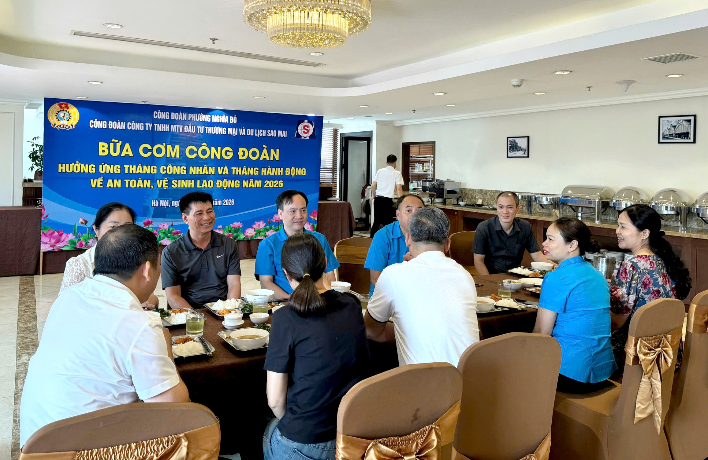 Công đoàn phường Nghĩa Đô thiết thực chăm lo người lao động