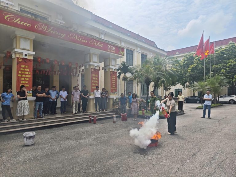 Tăng cường kỹ năng phòng cháy chữa cháy cho 80 đội viên chữa cháy cơ sở