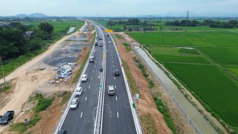 Cao tốc Bắc - Nam góp phần nâng cao năng lực vận tải, tăng cường kết nối