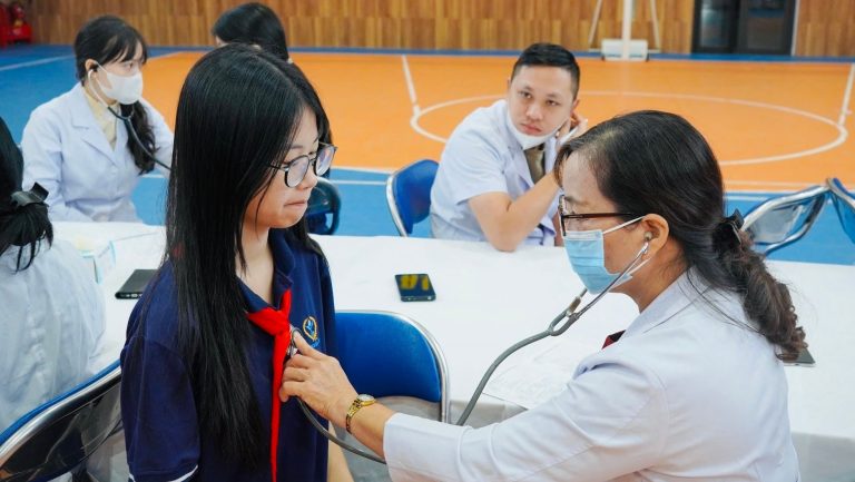 100% học sinh, sinh viên được kiểm tra sức khỏe hoặc khám sàng lọc ít nhất 1 lần/năm