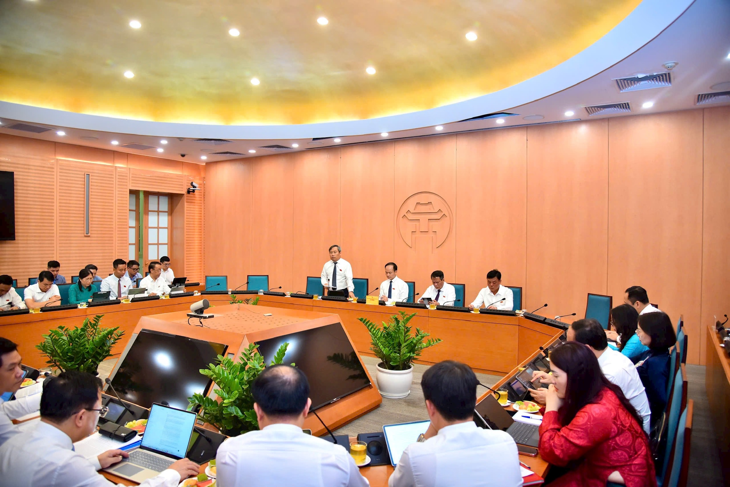 Hỗ trợ chuyển đổi phải đi trước hoặc đồng thời với hạn chế phương tiện