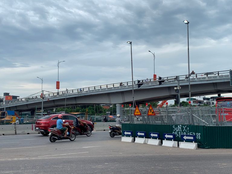 Hà Nội xử lý được 39/51 điểm thường xuyên ùn tắc giao thông