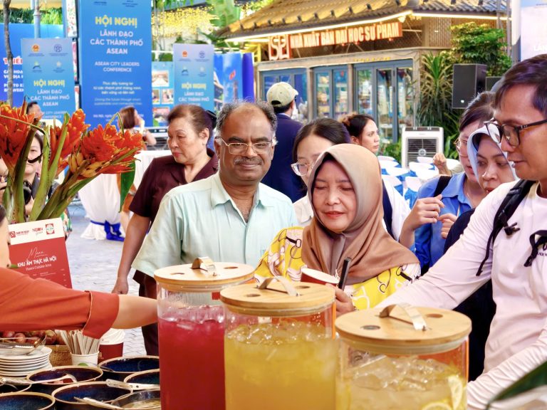 Hà Nội quảng bá văn hóa, ẩm thực Thủ đô tới đại biểu ASEAN