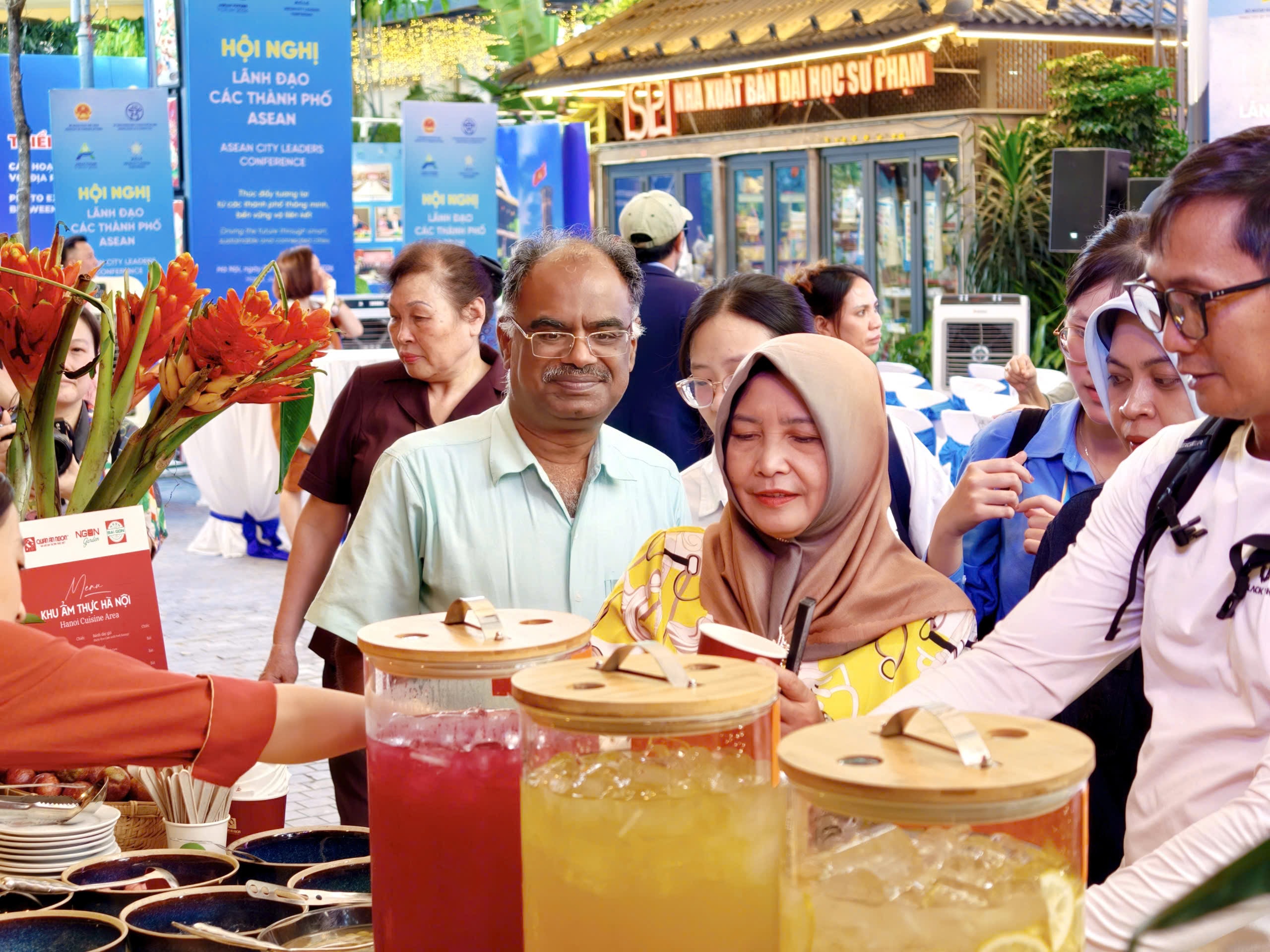 Hà Nội quảng bá văn hóa, ẩm thực Thủ đô tới đại biểu ASEAN
