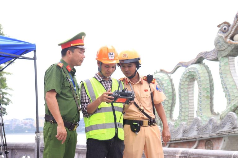 UAV hỗ trợ giám sát an ninh, trật tự ven hồ Tây