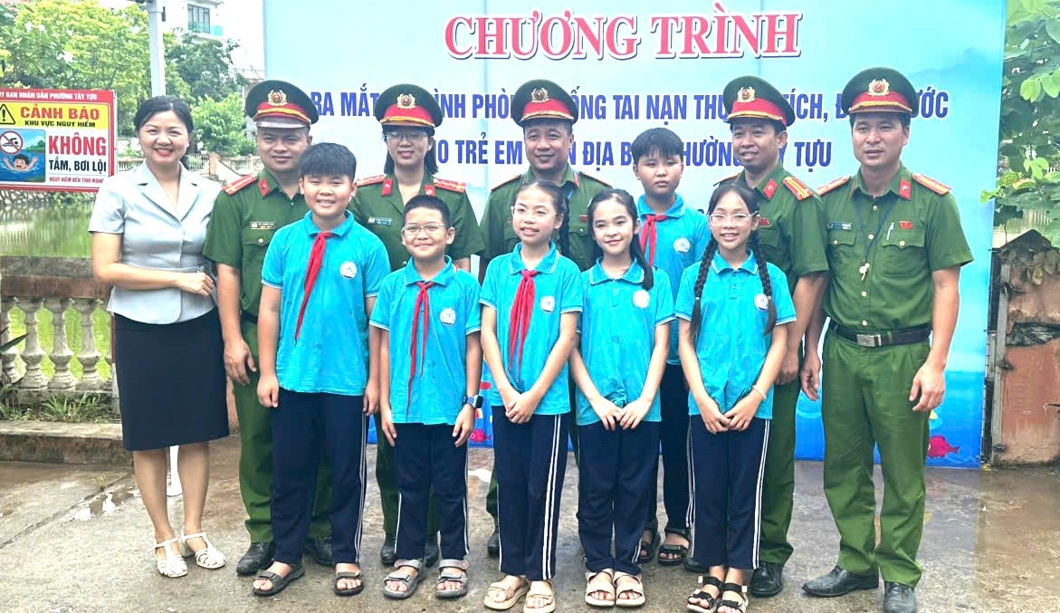 Phường Tây Tựu ra mắt mô hình phòng, chống đuối nước cho trẻ em trong dịp hè