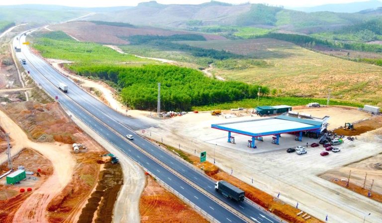 Yêu cầu tăng tốc hoàn thành trạm dừng nghỉ trên cao tốc Bắc - Nam