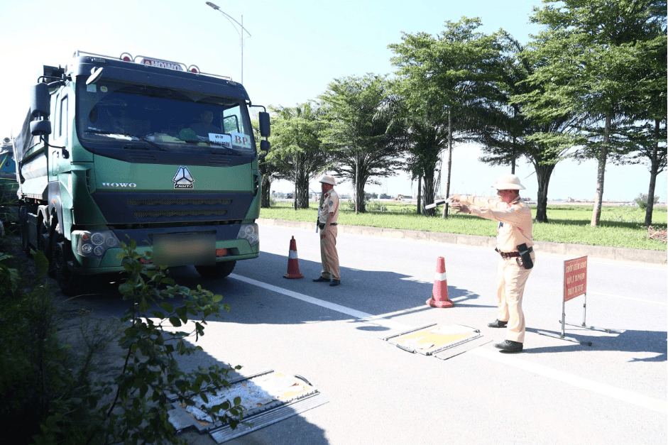 Hà Nội: Tăng cường xử lý xe quá tải, cơi nới thành thùng