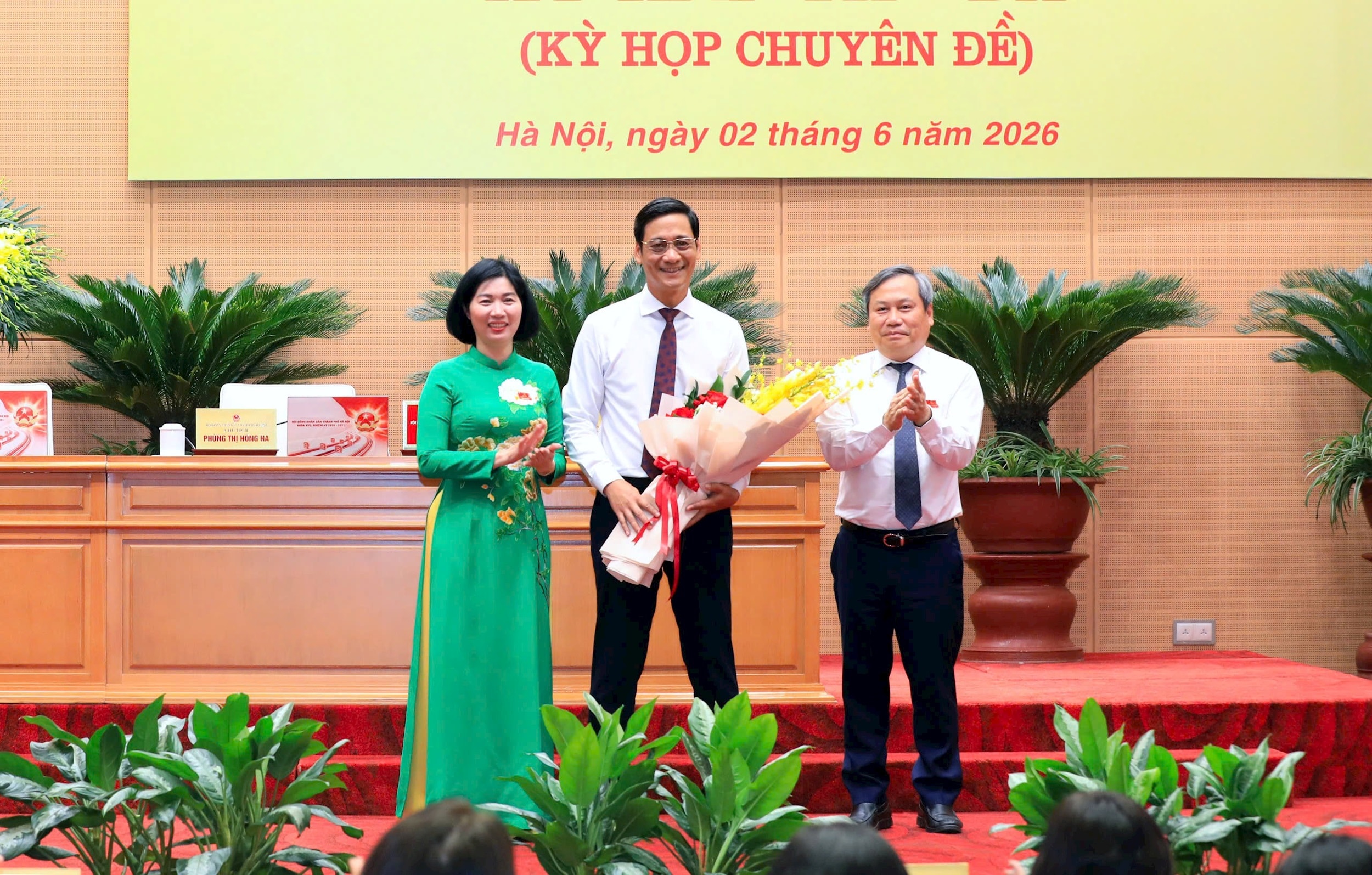 Bầu bổ sung Ủy viên UBND TP Hà Nội